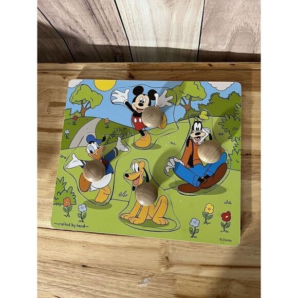 Disney's Mickey Mouse And Friends Wooden Jumbo Knob Puzzle - Picture 1 of 5